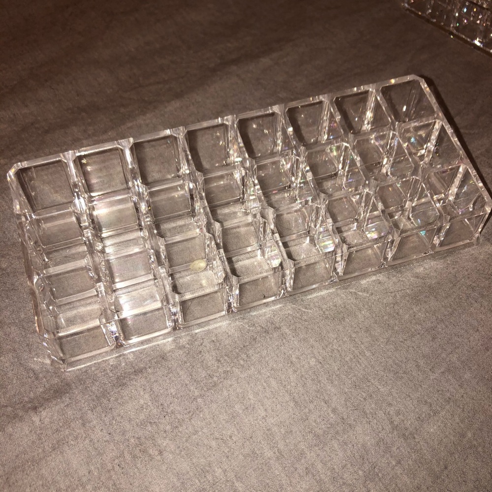 Acrylic lipstick holders